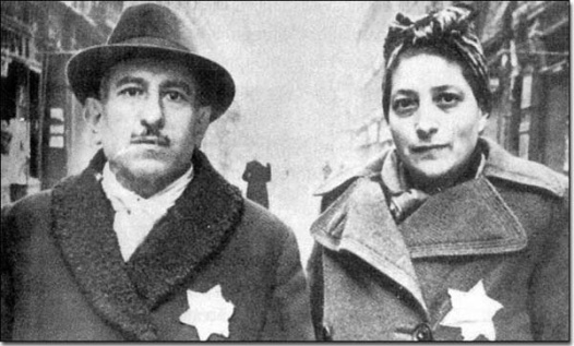 Judar tvingades bära davidsstjärnan   på bröstet för att visa att man var jude